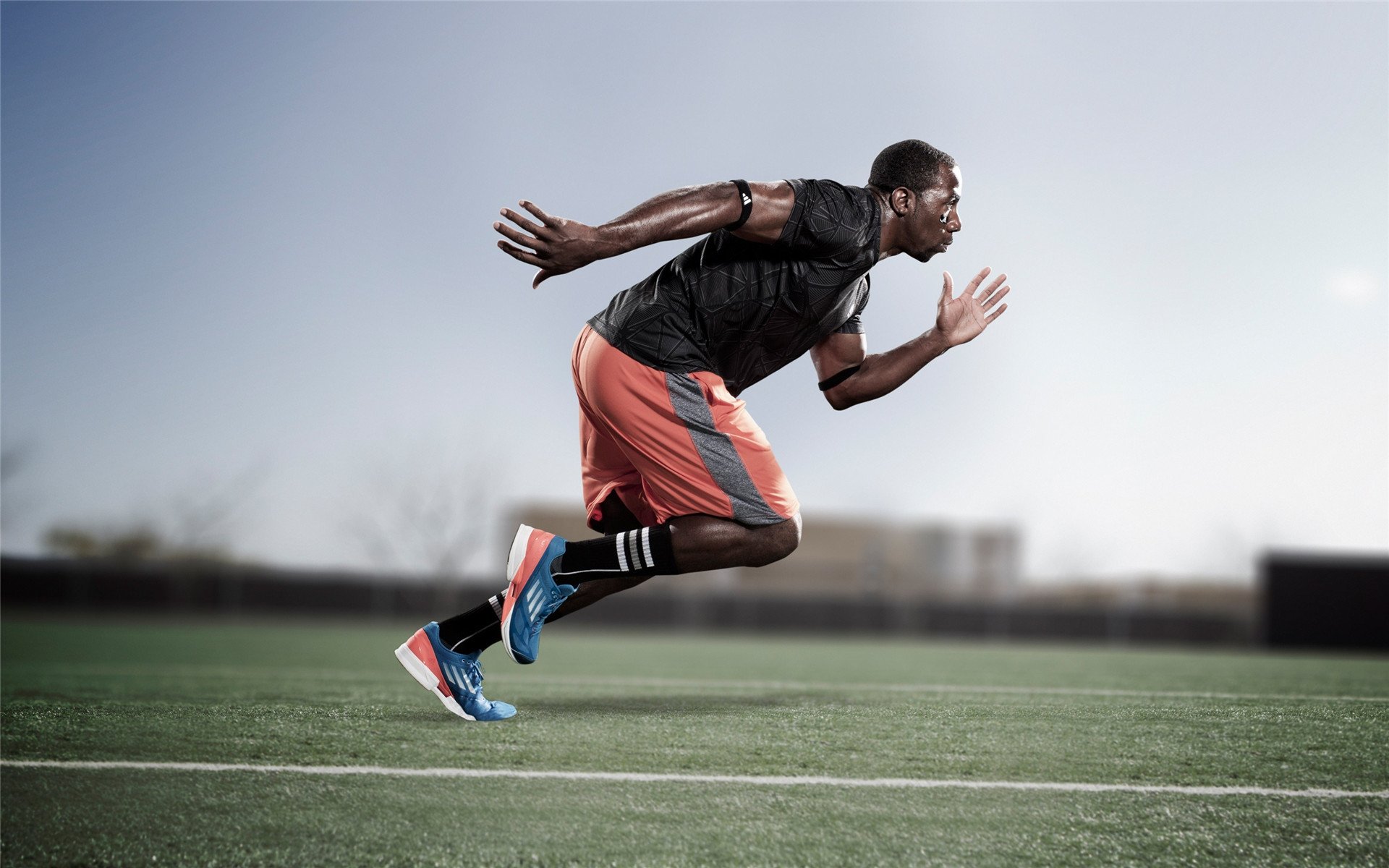 No!右腹股沟拉伤啊!这可是湖人的核心巨头,右腹股沟拉伤怎么治疗