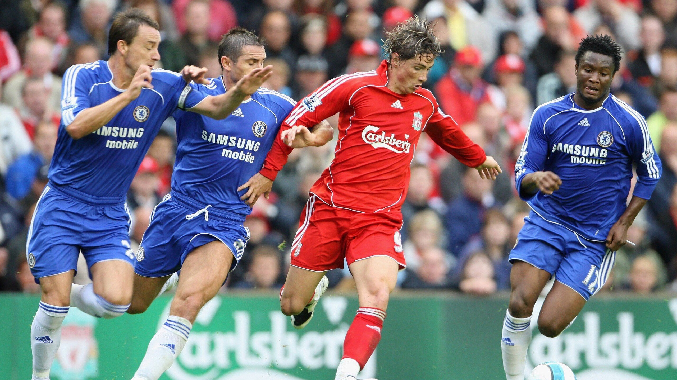 《Apex Legends》国际冠军赛预热,队伍拼搏影响力扩大,apex冠军版英雄